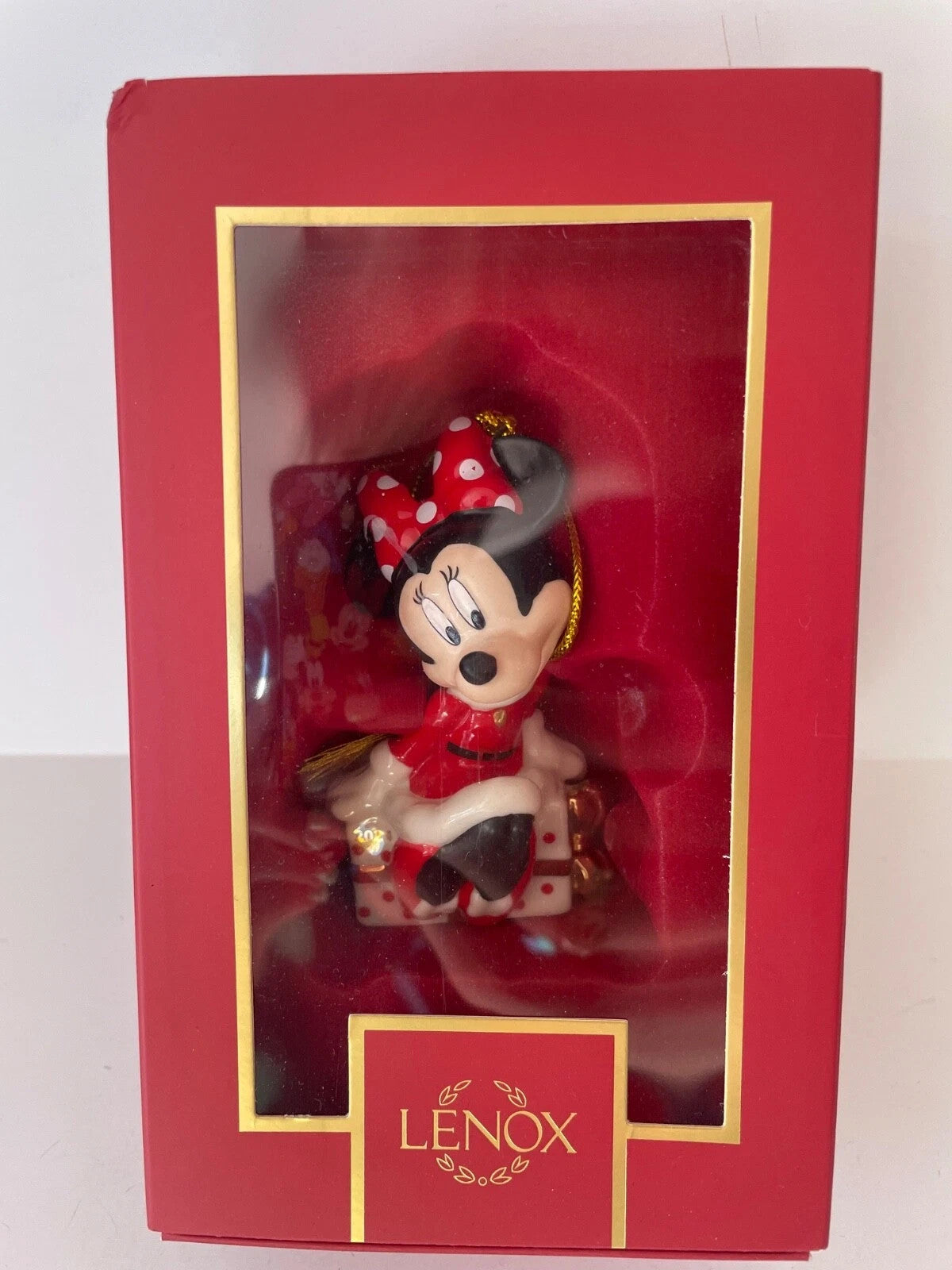 Lenox Disney 2024 Minnie Mouse Figurine Ornament Sitting On Gift NEW8
