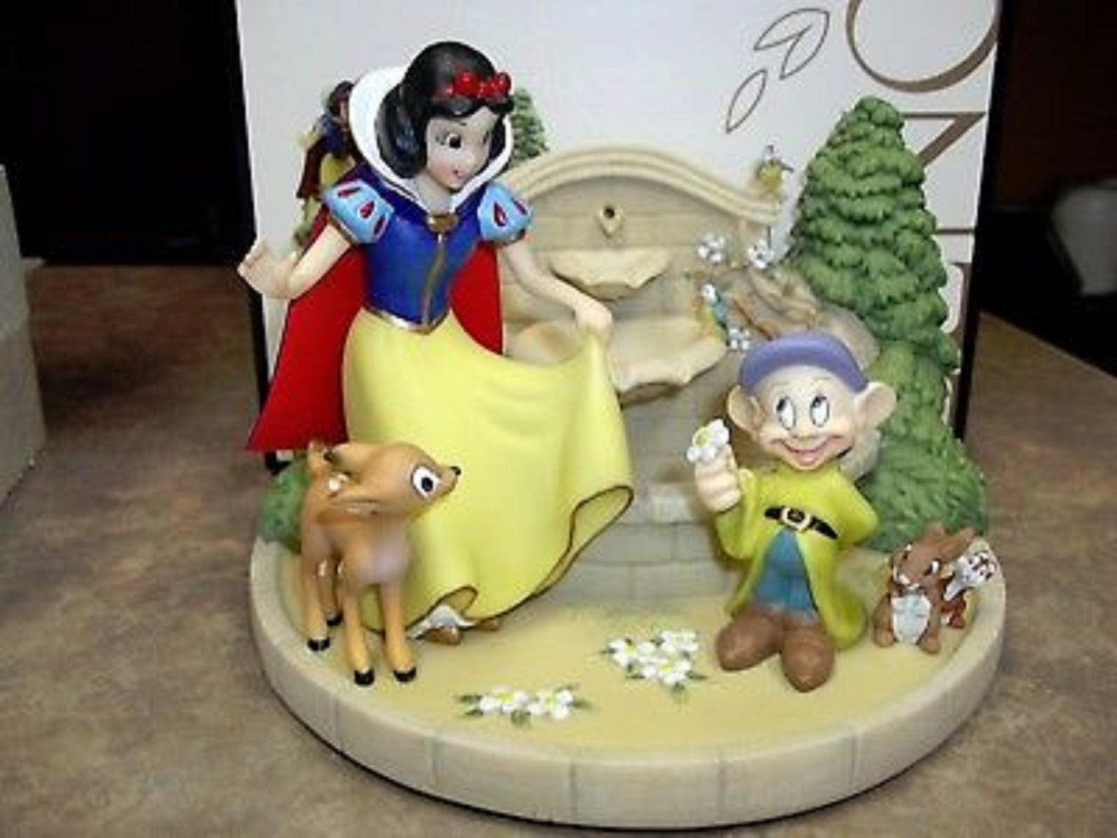 Lenox Disney Princess Snow White's Garden Fountain Figurine Fawn Bird Dopey NEW3