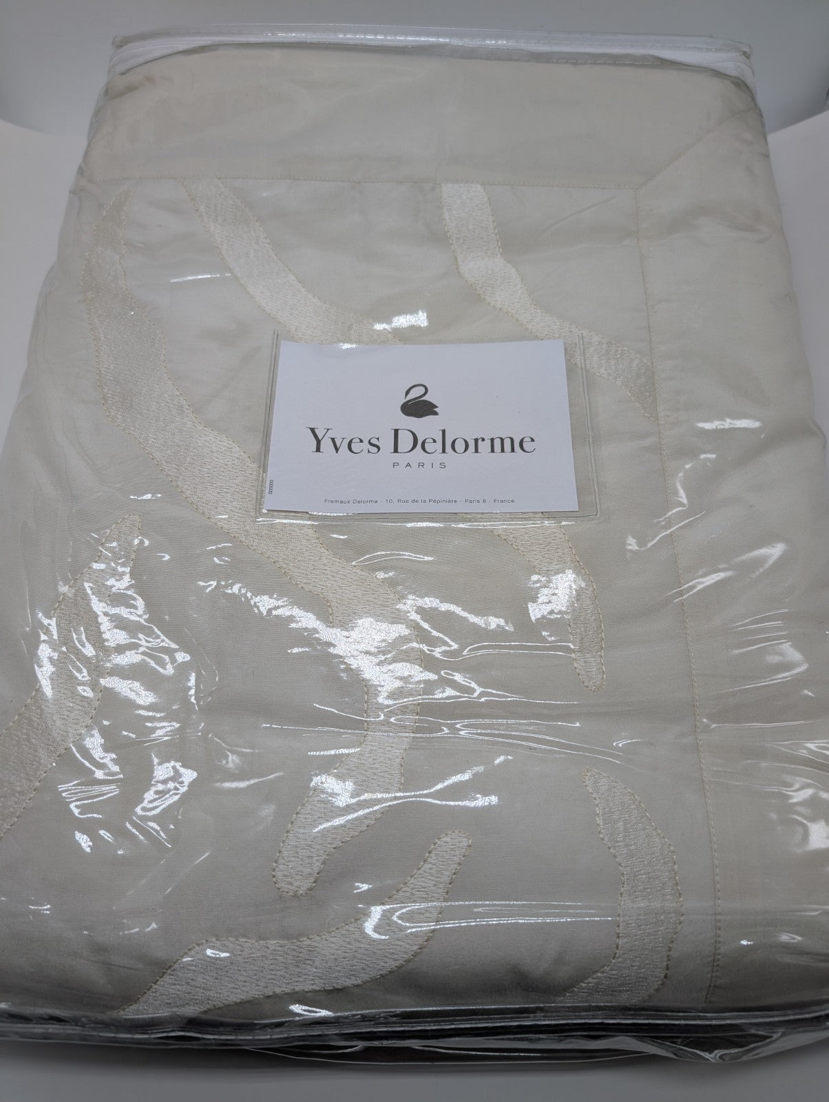 Yves Delorme Amazone Counterpane Golden Tint Jacquard Silk Sateen Embroidery NEW6
