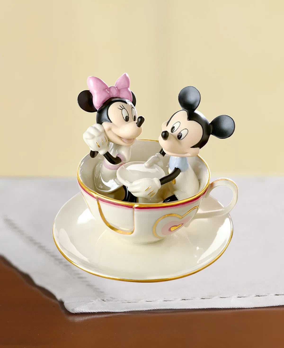 Lenox Disney Mickey's Teacup Twirl Figurine Minnie Mouse Mad Tea Party Ride NEW8