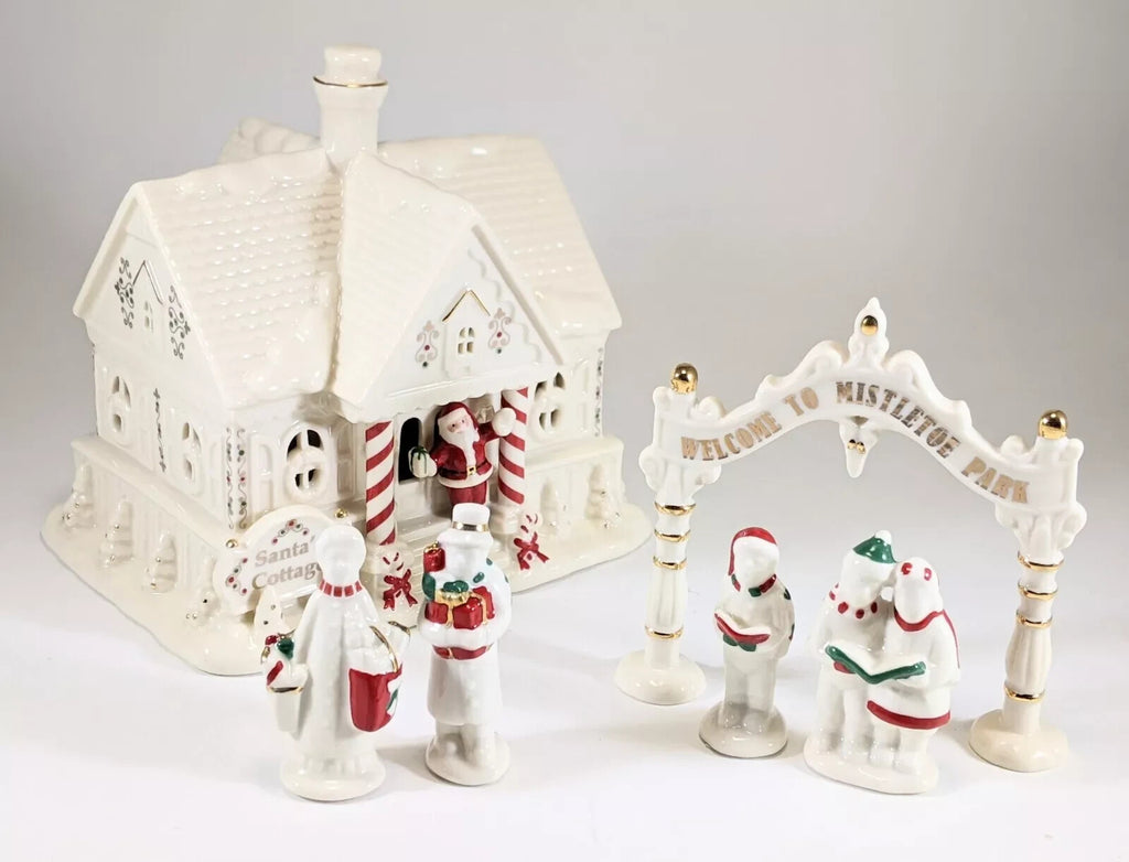 Lenox Mistletoe Park Santa's Lighted Cottage and Caroler Figurines Christmas NEW1