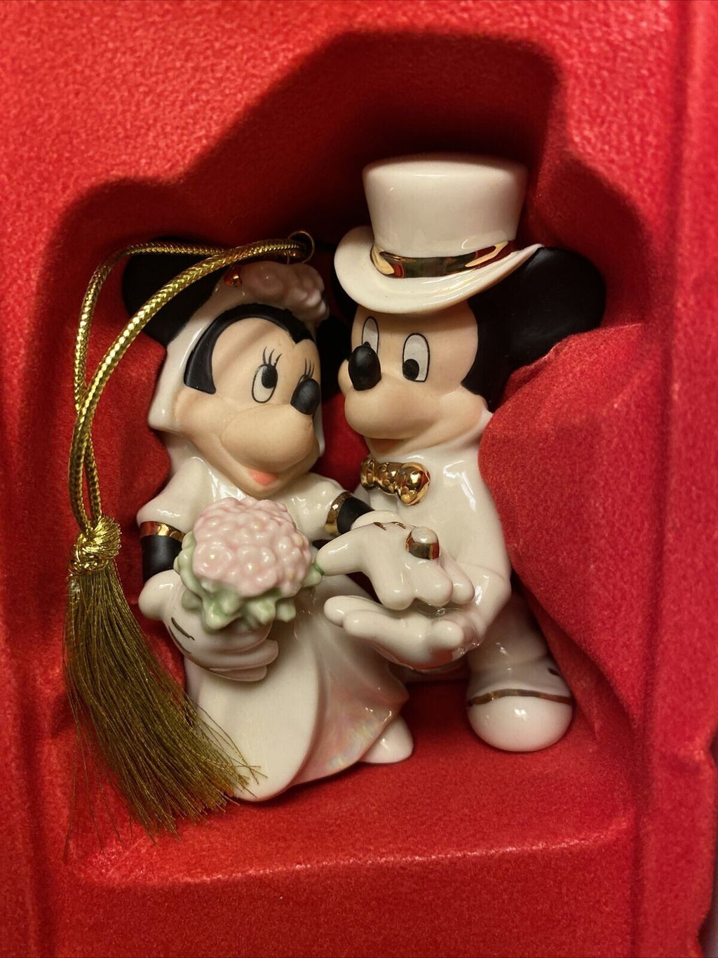 Lenox Disney Minnie's Dream Wedding Ornament Mickey Mouse Ring 3.5" Bride New1