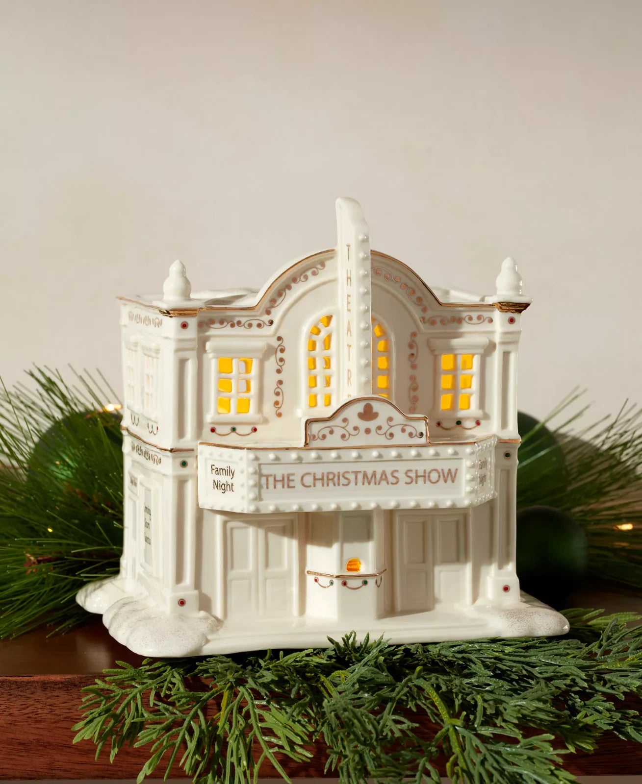 Lenox Mistletoe Park Lighted County Theater Figurine Treasures Christmas NEW2