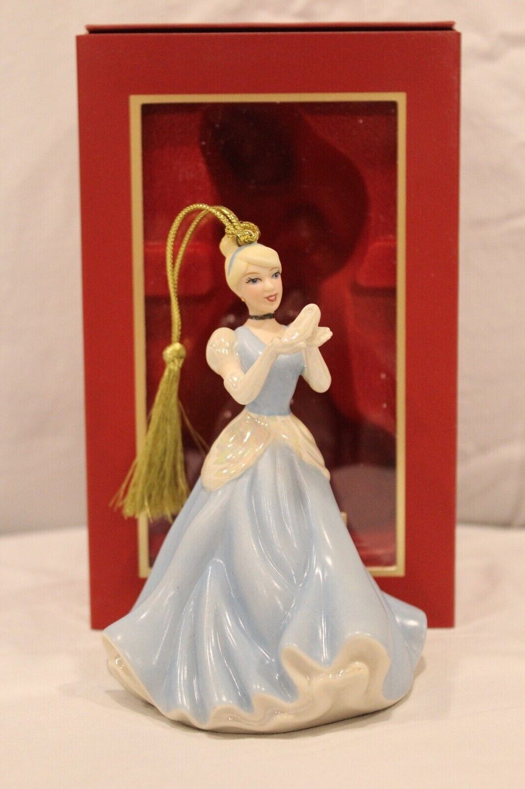 Lenox Disney Princess Cinderella Figurine Ornament with Glass Slipper 892487 NEW4