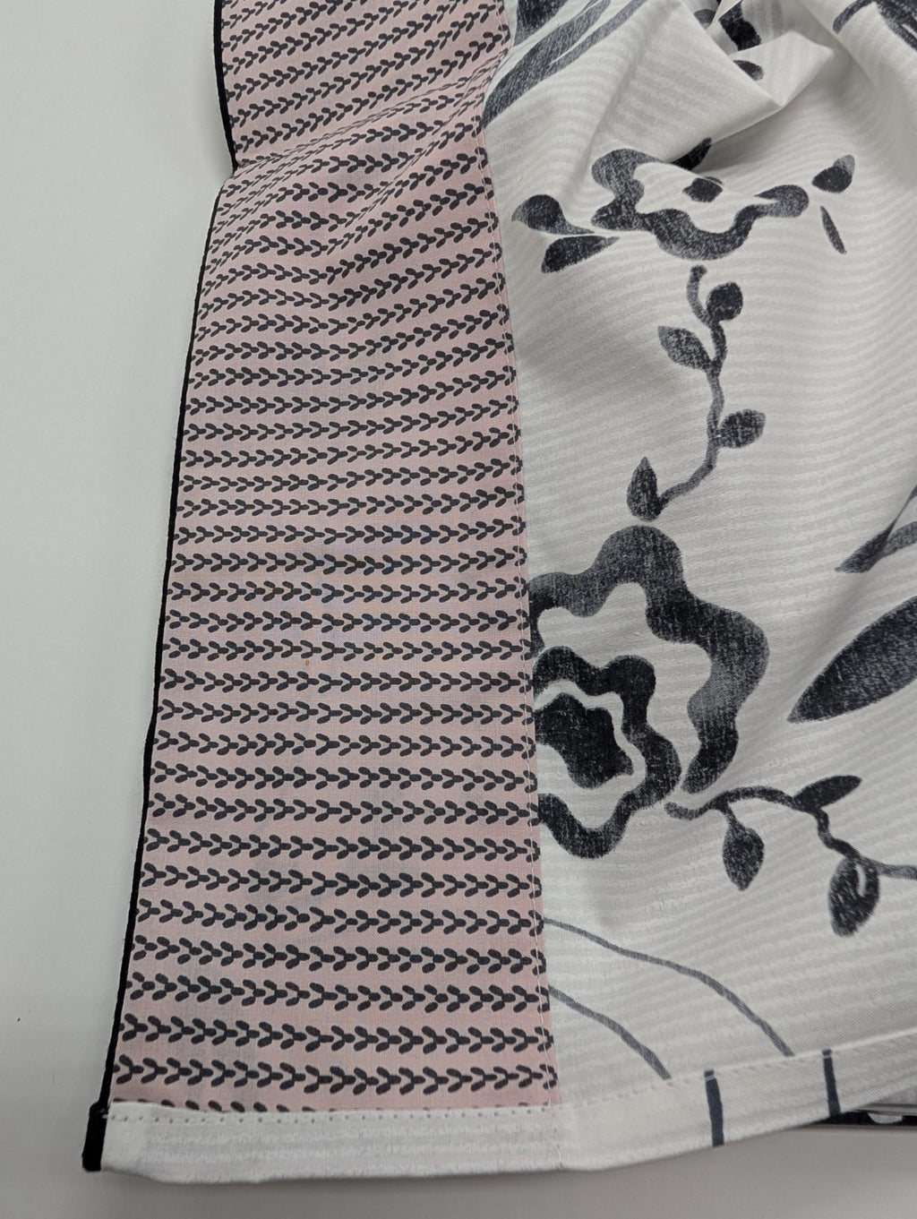 Yves Delorme Silhouette Queen Flat Sheet Black White Print Pink Cuff Percale NEW0