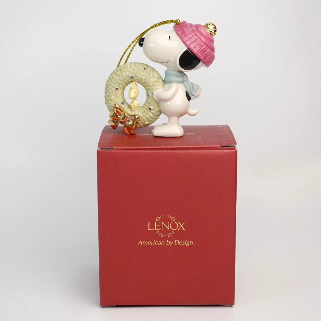 Lenox Peanuts Snoopy's Christmas Wreath Ornament Figurine Woodstock Beagle NEW7