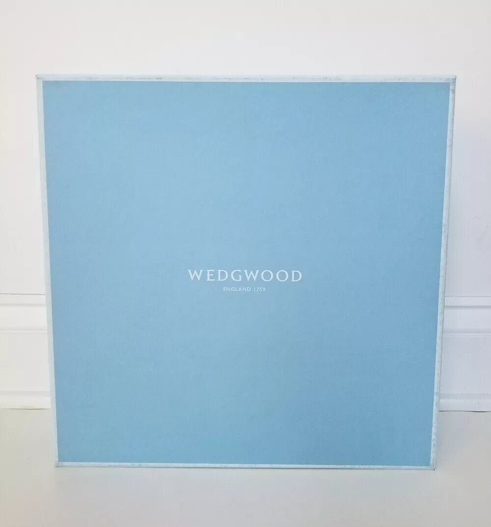 Wedgwood Tea Service For 4 Teacups & 4 Saucers Winter White #40032858 NEW IN BOX9