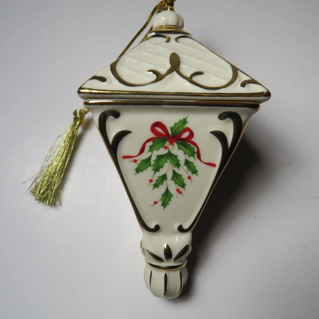 Lenox 2018 Holiday Annual Ornament Lantern Holly Berries Gold Christmas Gift NEW9