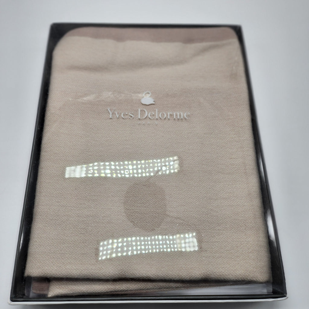 Yves Delorme Visible Beige Throw Blanket Baby Alpaca Border 51"x67" Gift BOX NEW0