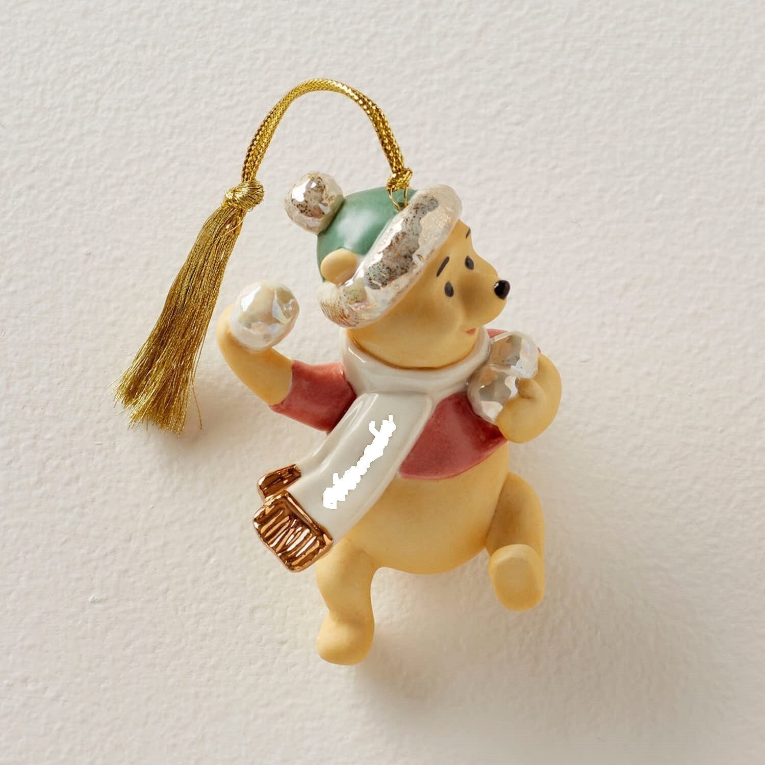 Lenox Disney Winnie The Pooh Figurine Ornament Winter Fun Snowball Fight NEW0