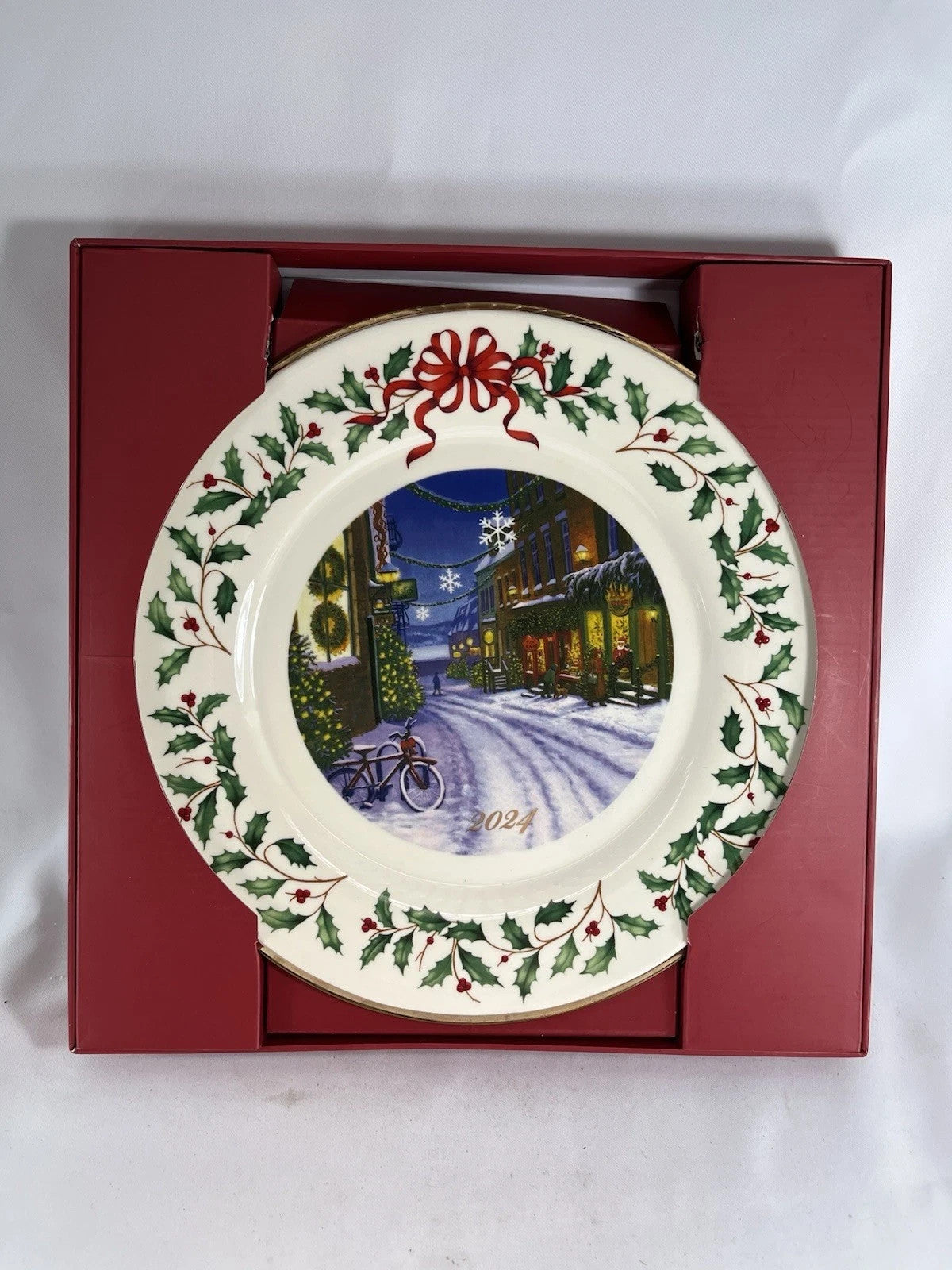 Lenox 2024 Holiday Collector Plate Winter Town Scene Christmas Village LE NEW5