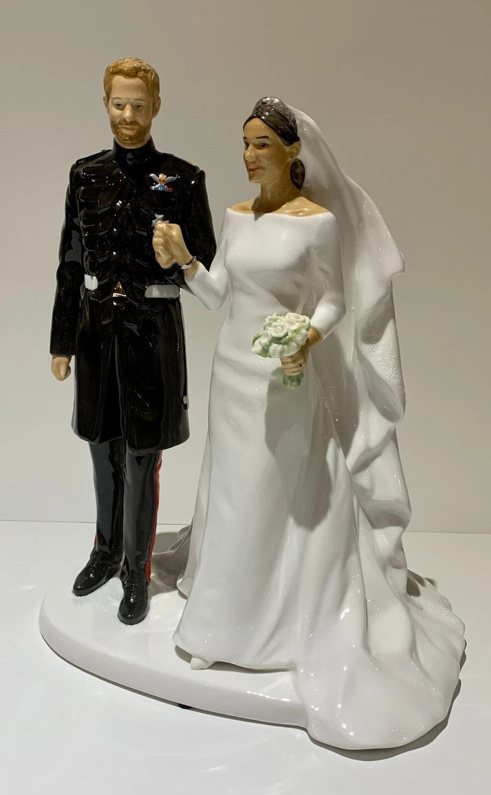 Royal Doulton Prince Harry & Meghan Figurine Royal Wedding HN5929 LE NEW IN BOX14