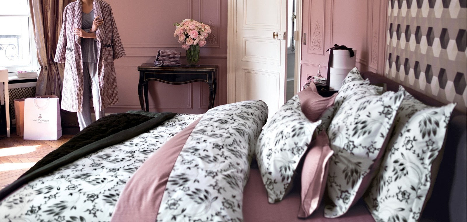 Yves Delorme Silhouette Queen Flat Sheet Black White Print Pink Cuff Percale NEW9