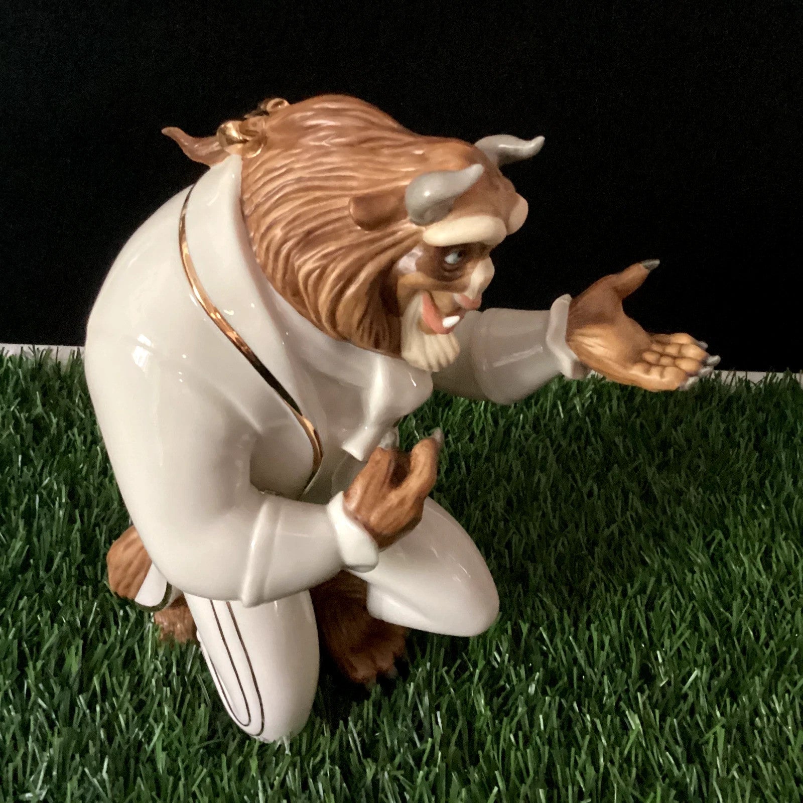 Lenox Disney Beast Figurine My Heart My Hand  Beauty and The On Bended Knee NEW9