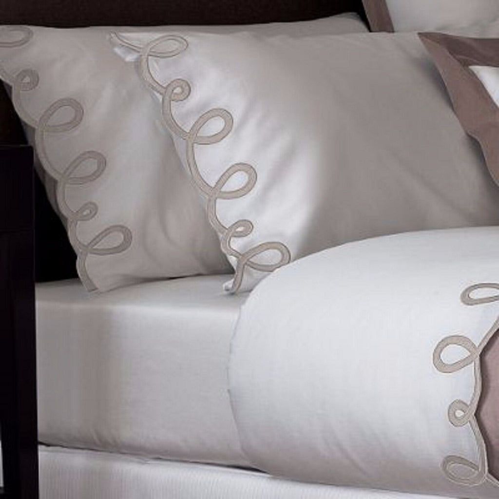 Yves Delorme Italics White Queen Duvet Tan Embroidery Egyptian Cotton Sateen NEW3