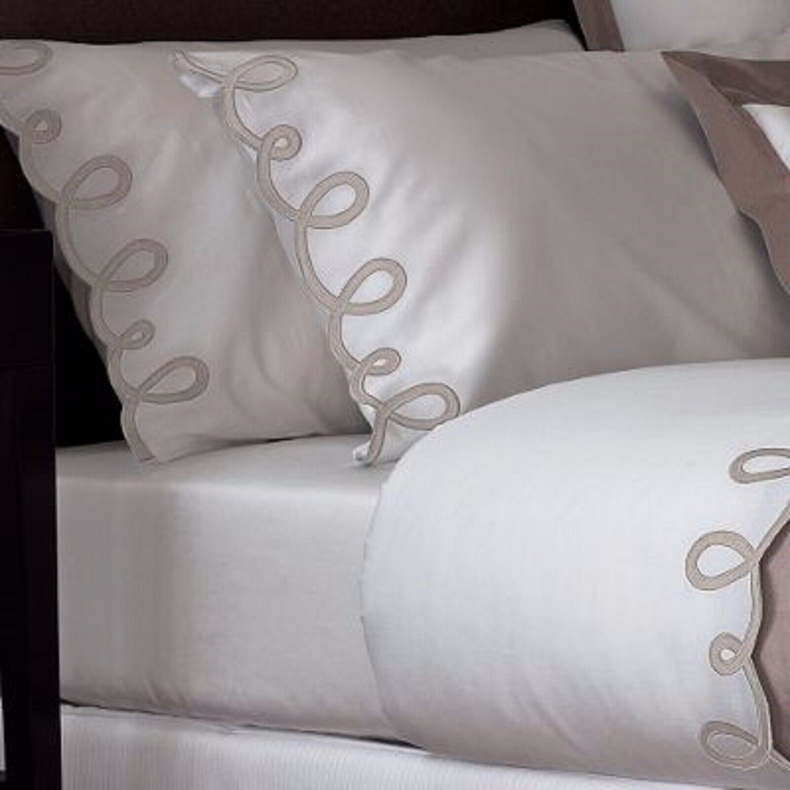 Yves Delorme Italics White Queen Duvet Tan Embroidery Egyptian Cotton Sateen NEW3