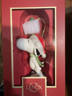 Lenox Peanuts Snoopy Under Mistletoe Figurine Ornament Beagle Dog Christmas NEW4