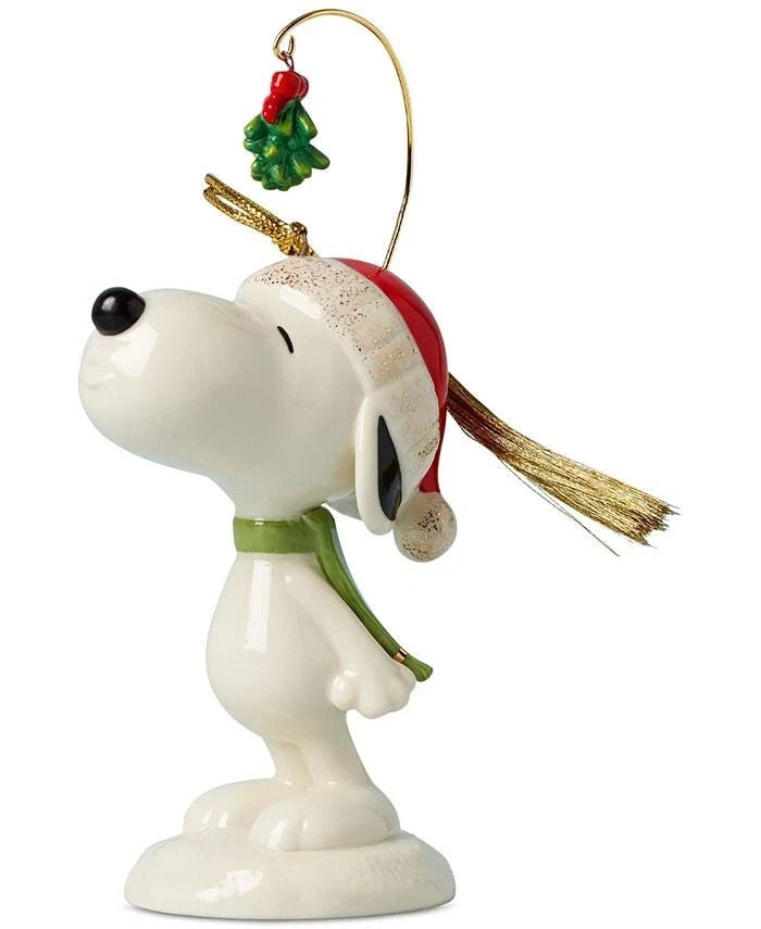 Lenox Peanuts Snoopy Under Mistletoe Figurine Ornament Beagle Dog Christmas NEW10