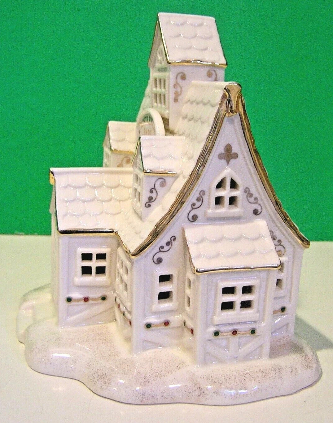 Lenox Mistletoe Park Lighted Ski Shop Figurine Village Treasures Christmas NEW6