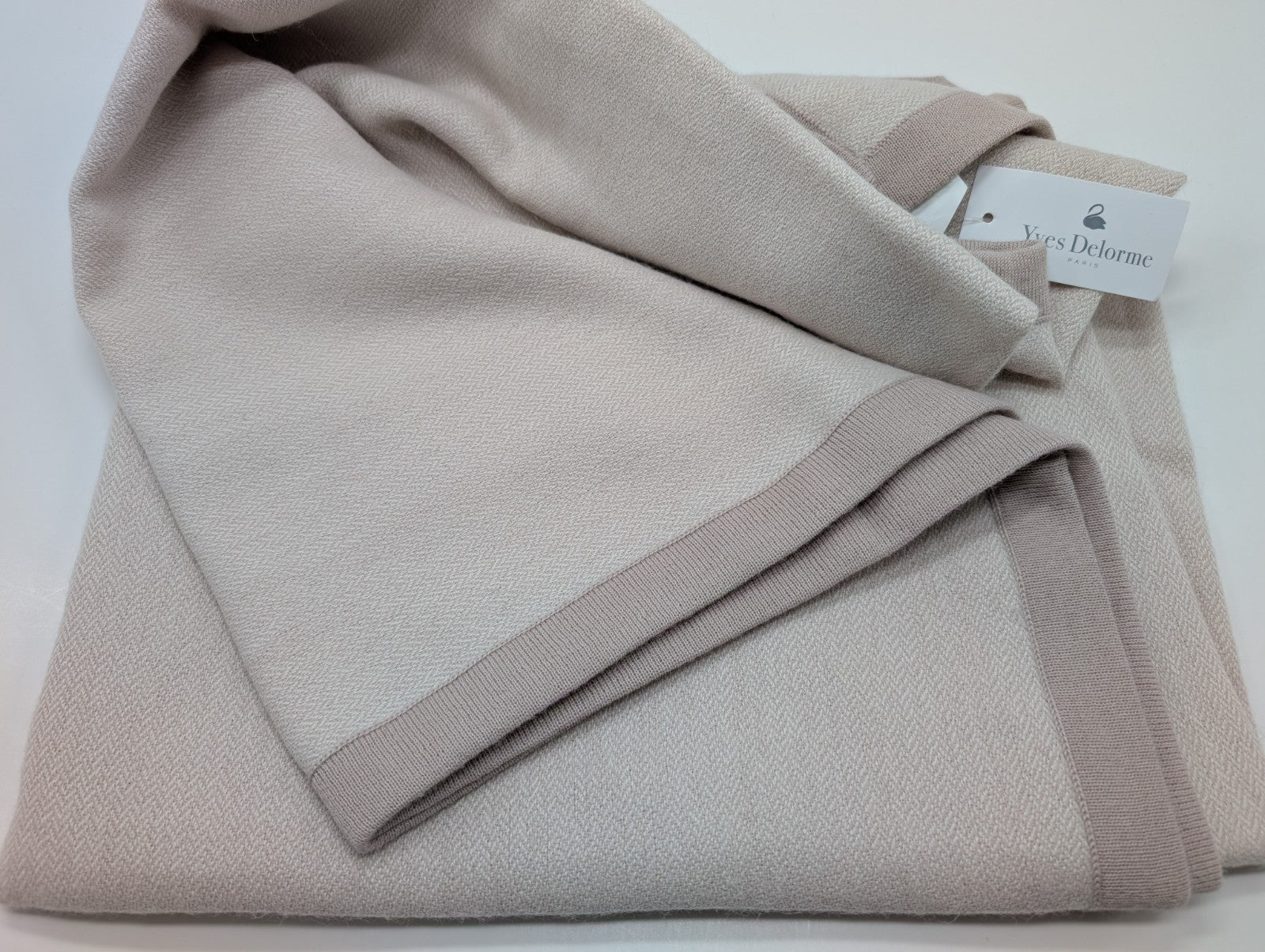 Yves Delorme Visible Beige Throw Blanket Baby Alpaca Border 51"x67" Gift BOX NEW13