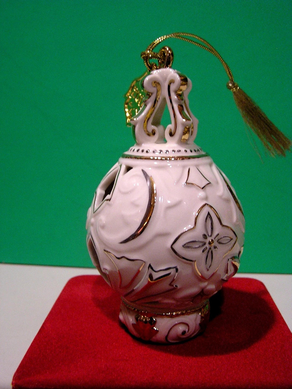Lenox 2017 Ivory Spire Pierced Ornament Annual Gold Accents Christmas Gift NEW6