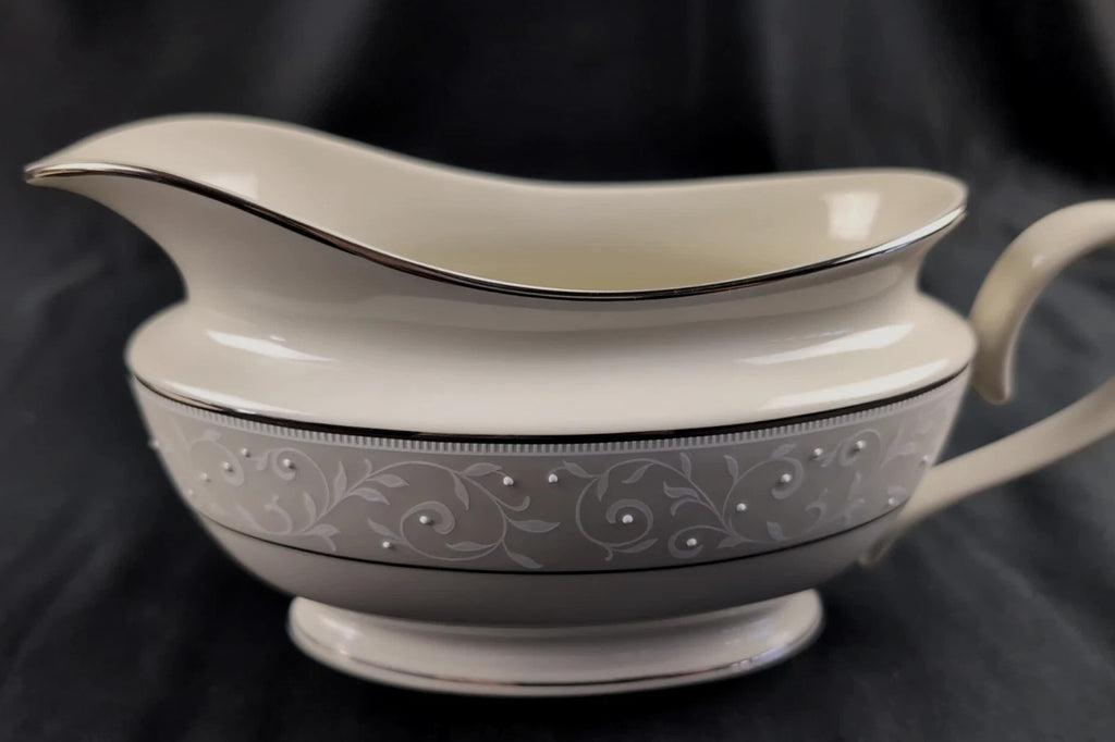 Lenox Pearl Innocence Gravy Boat & Stand Sauce 2PC Platinum Enamel USA NEW BOXED10
