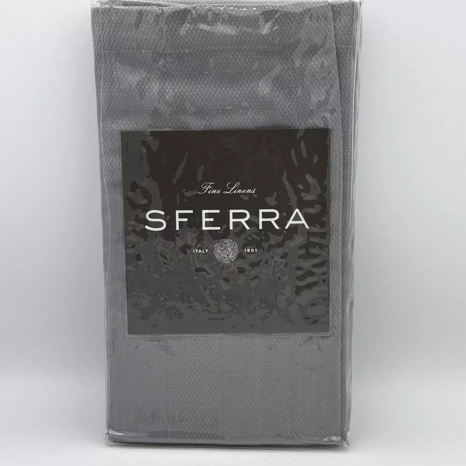Sferra Squire Grey Tablecloth & 16 Napkins Diamond Pique 70"X126" Easy Care NEW13