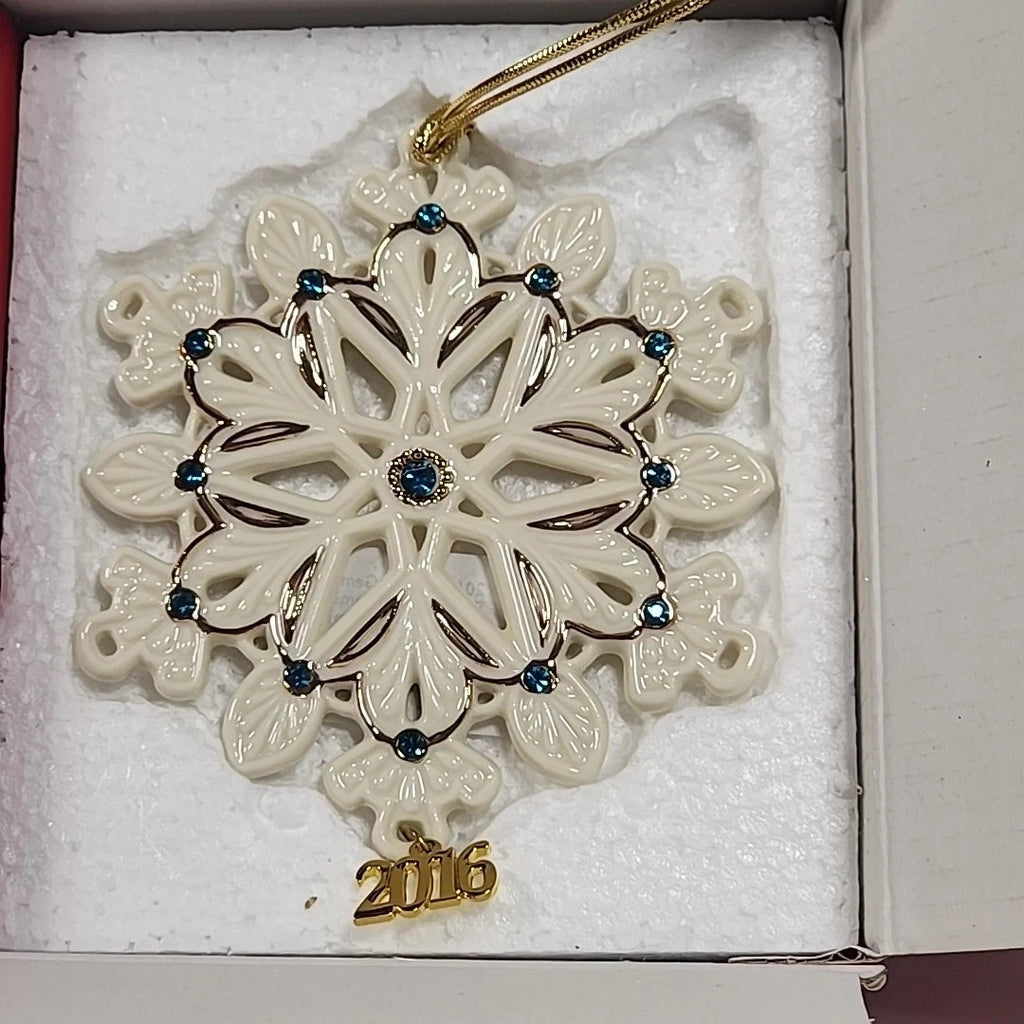 Lenox 2016 Gemmed Snowflake Ornament Annual Green Gold Crystals Christmas NEW6