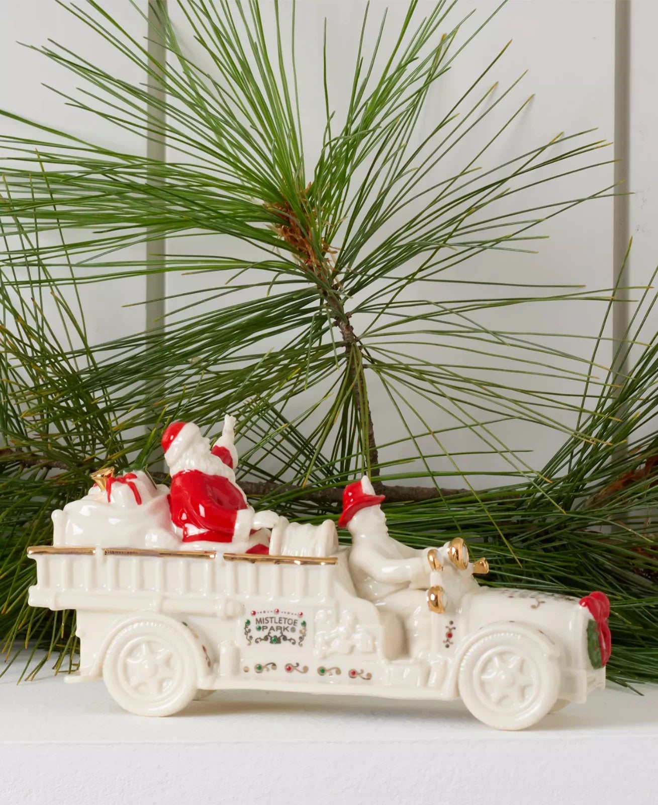 Lenox Mistletoe Park Santa Driving Fire Truck Figurine Treasures Christmas NEW2
