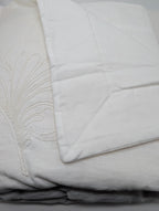 Yves Delorme Nymphe White Counterpane Reverses Feathery Embroidered Jacquard NEW12