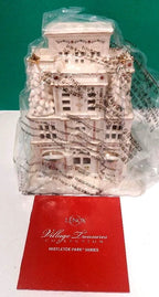 Lenox Mistletoe Park Lighted Department Store Figurine Treasures Christmas NEW6