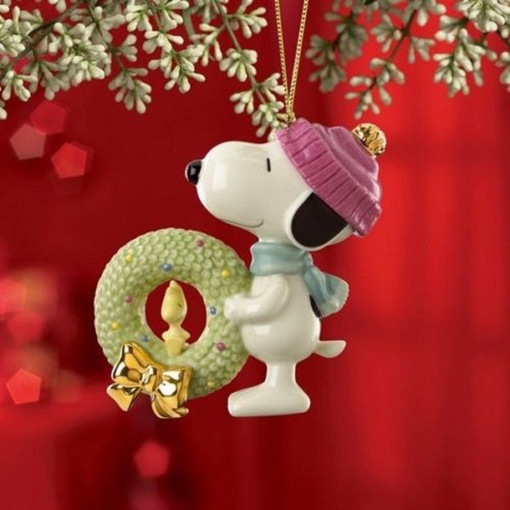 Lenox Peanuts Snoopy's Christmas Wreath Ornament Figurine Woodstock Beagle NEW2