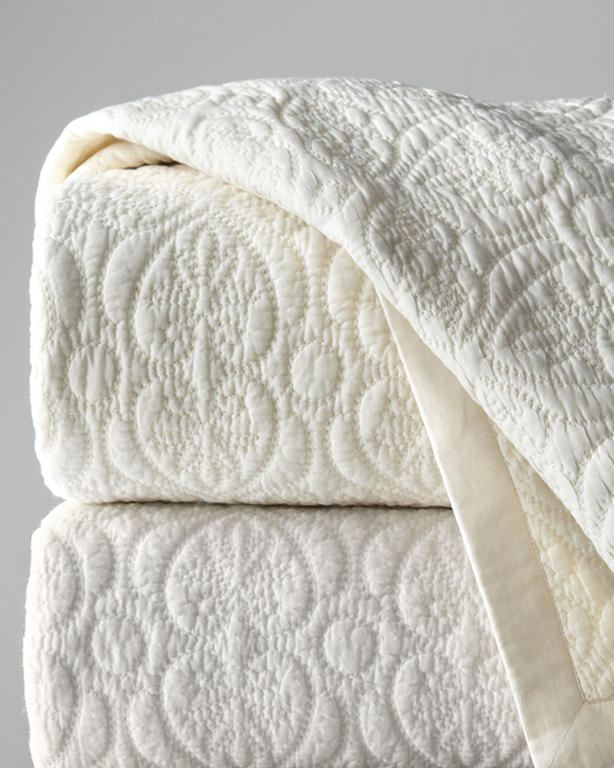 Sferra Amelia Ivory Throw Pillow Quilted Cotton Matelasse Scroll Square 20" NEW3