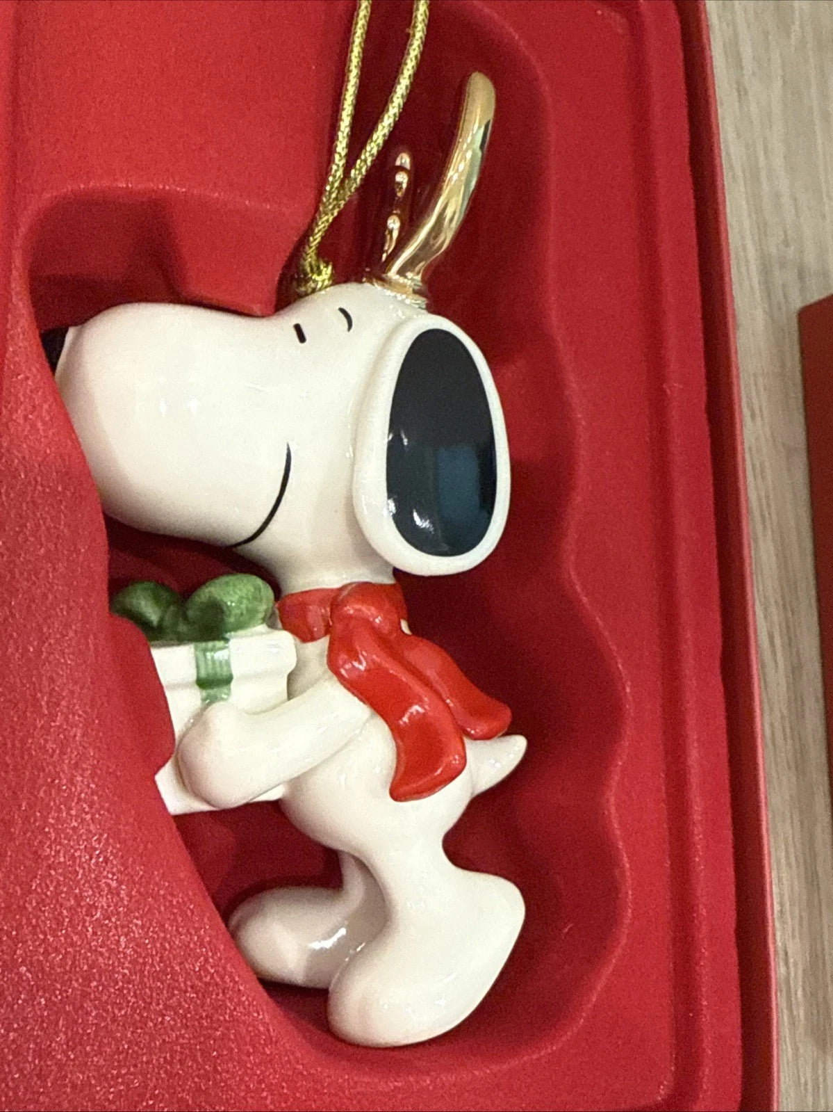 Lenox Peanuts Snoopy Reindeer Ornament Figurine with Gift Gold Antlers Scarf NEW7