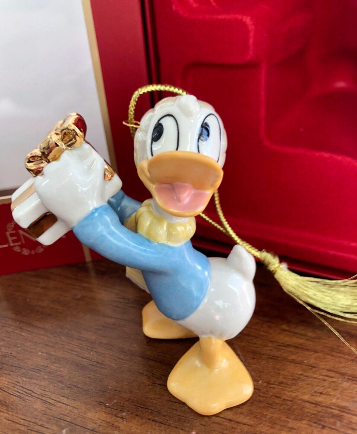 Lenox Disney Donald Duck Figurine Ornament  A Gift For You Christmas Sweater NEW4