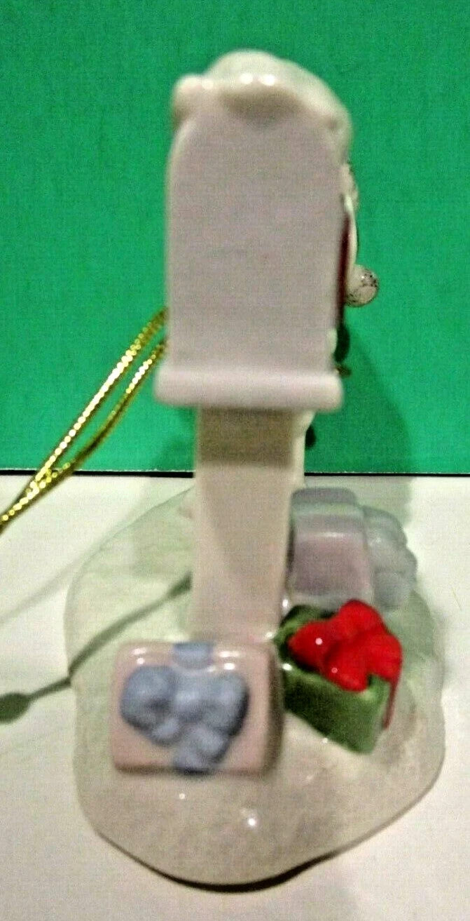 Lenox Peanuts Snoopy's Letter to Santa Ornament Figurine Woodstock Mailbox NEW10