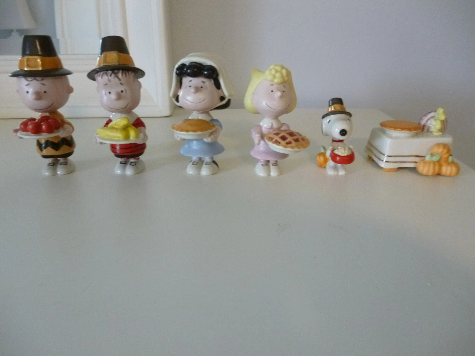 Lenox Peanuts Thanksgiving Figurines 6PC Pilgrim Dinner Snoopy Charlie Brown NEW11