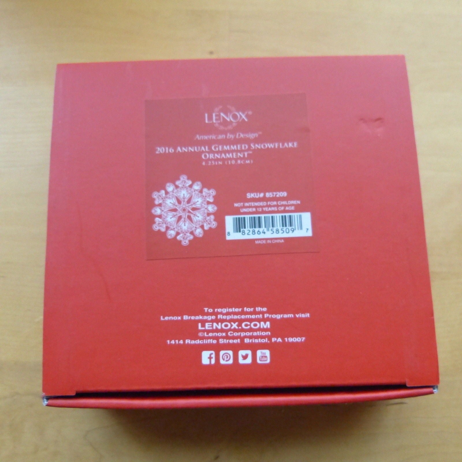 Lenox 2016 Gemmed Snowflake Ornament Annual Green Gold Crystals Christmas NEW2