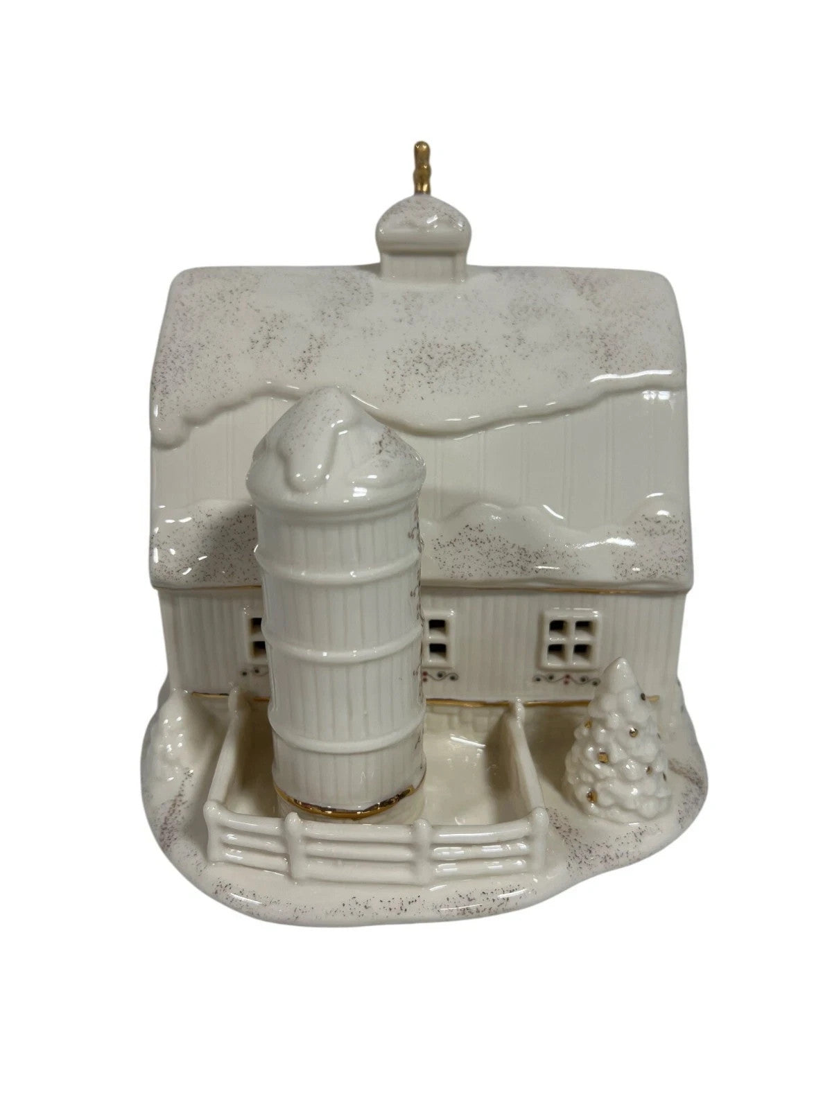 Lenox  Mistletoe Park Lighted Barn Figurine Village Treasures Christmas NEW4