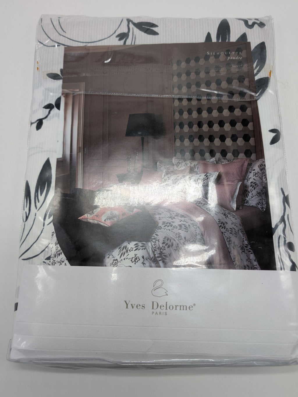 Yves Delorme Silhouette Queen Flat Sheet Black White Print Pink Cuff Percale NEW13