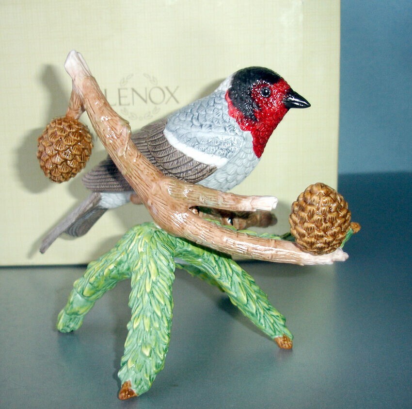 Lenox Red Faced Warbler Garden Bird Figurine Pine Cones Branch Christmas LE NEW3