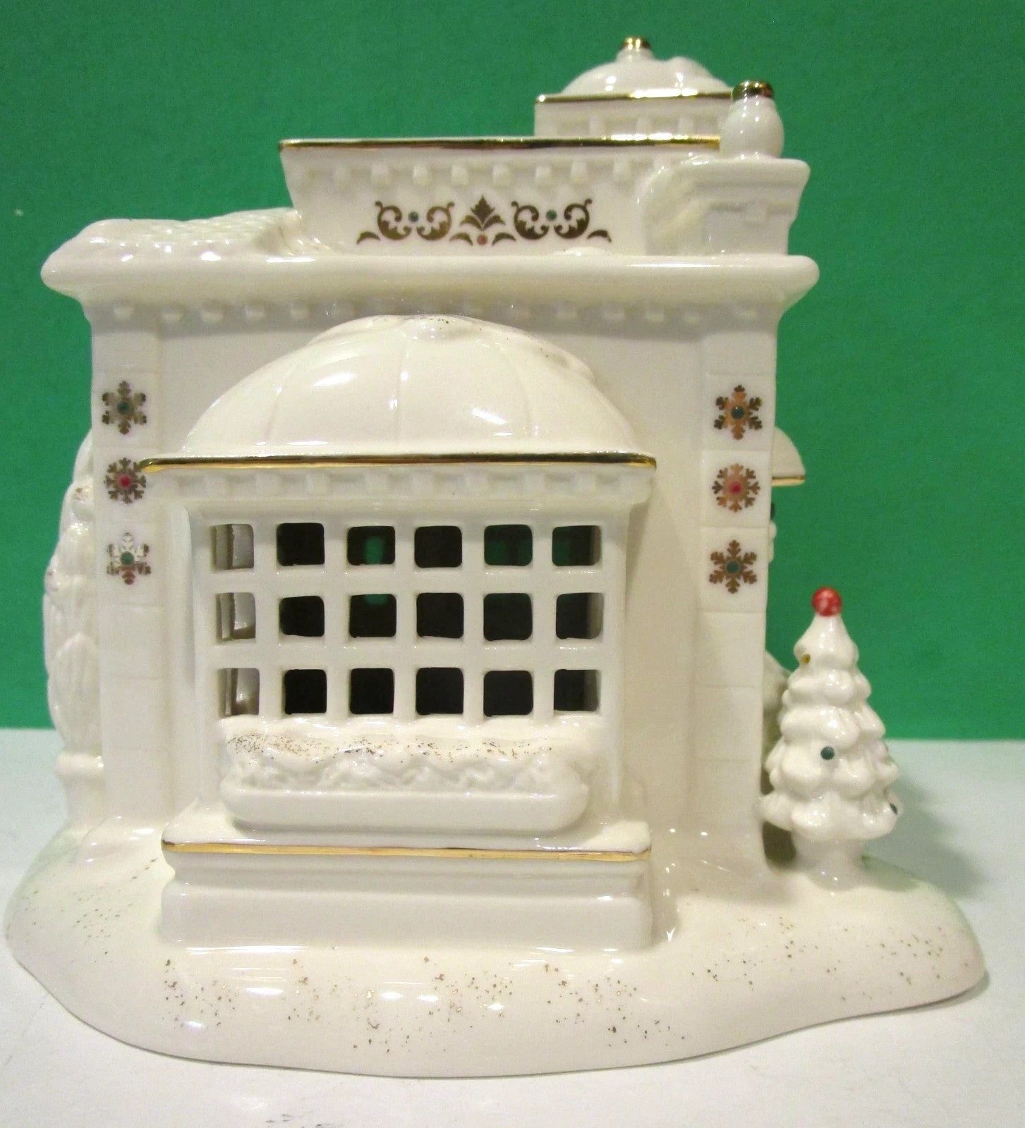 Lenox Mistletoe Park Lighted Flower Shop Figurine Village Treasure Christmas NEW6