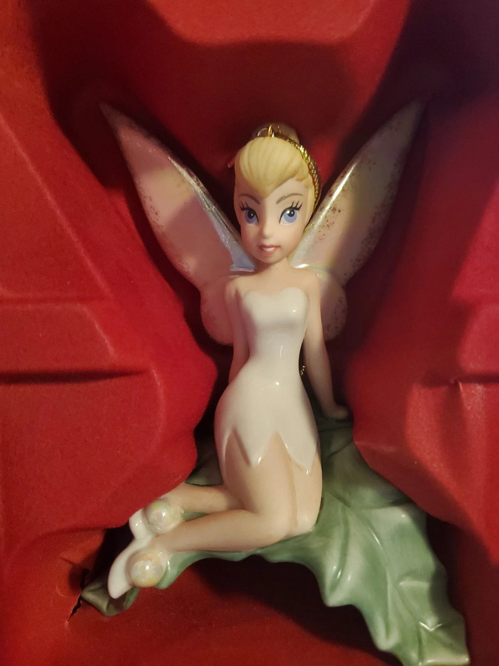 Lenox Disney 2022 Tinkerbell Figurine Ornament Sitting Pretty Leaf Christmas NEW6