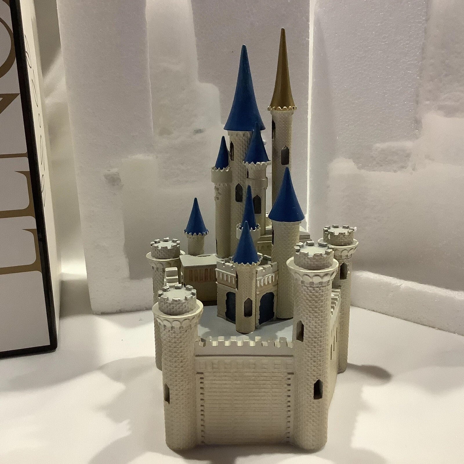 Lenox Disney Princess Cinderella's Lighted Castle Figurine Night Light 8.25" NEW9