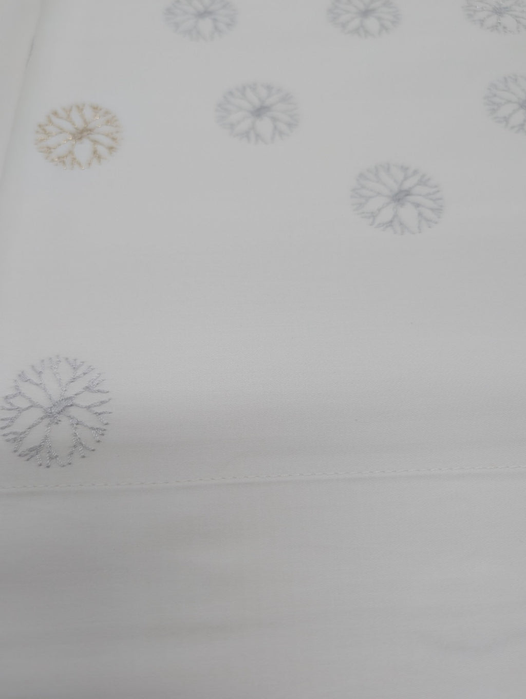 Yves Delorme Super King Flat Sheet Embroidered Snowflakes Egyptian Cotton LE NEW12