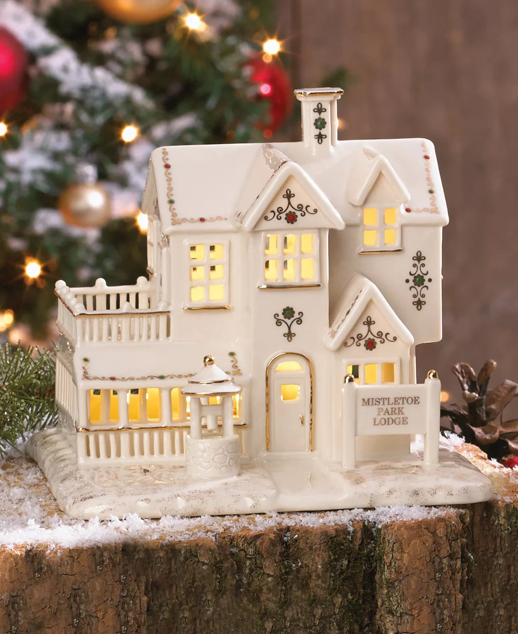 Lenox Mistletoe Park Lighted The Ski Lodge Figurine Treasures Christmas NEW0